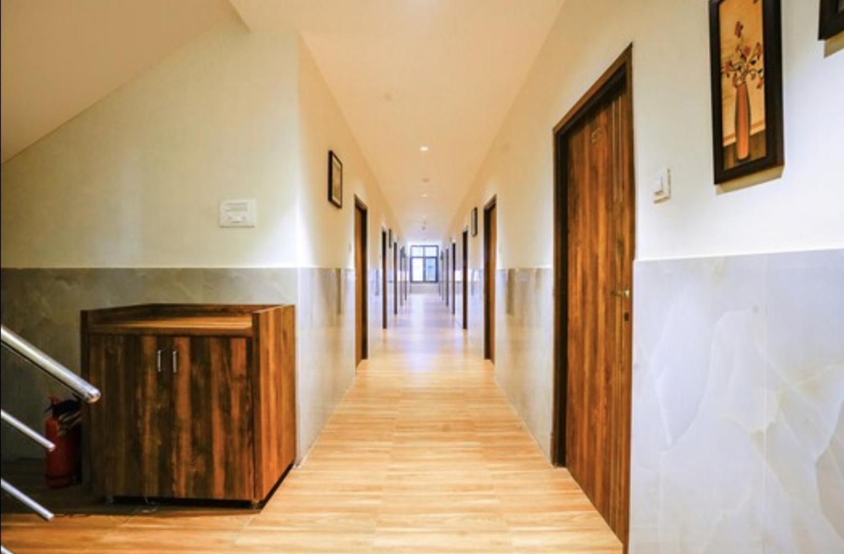 Hotel Moon Lite Residency - Marve Road Malad West Мумбаї Екстер'єр фото