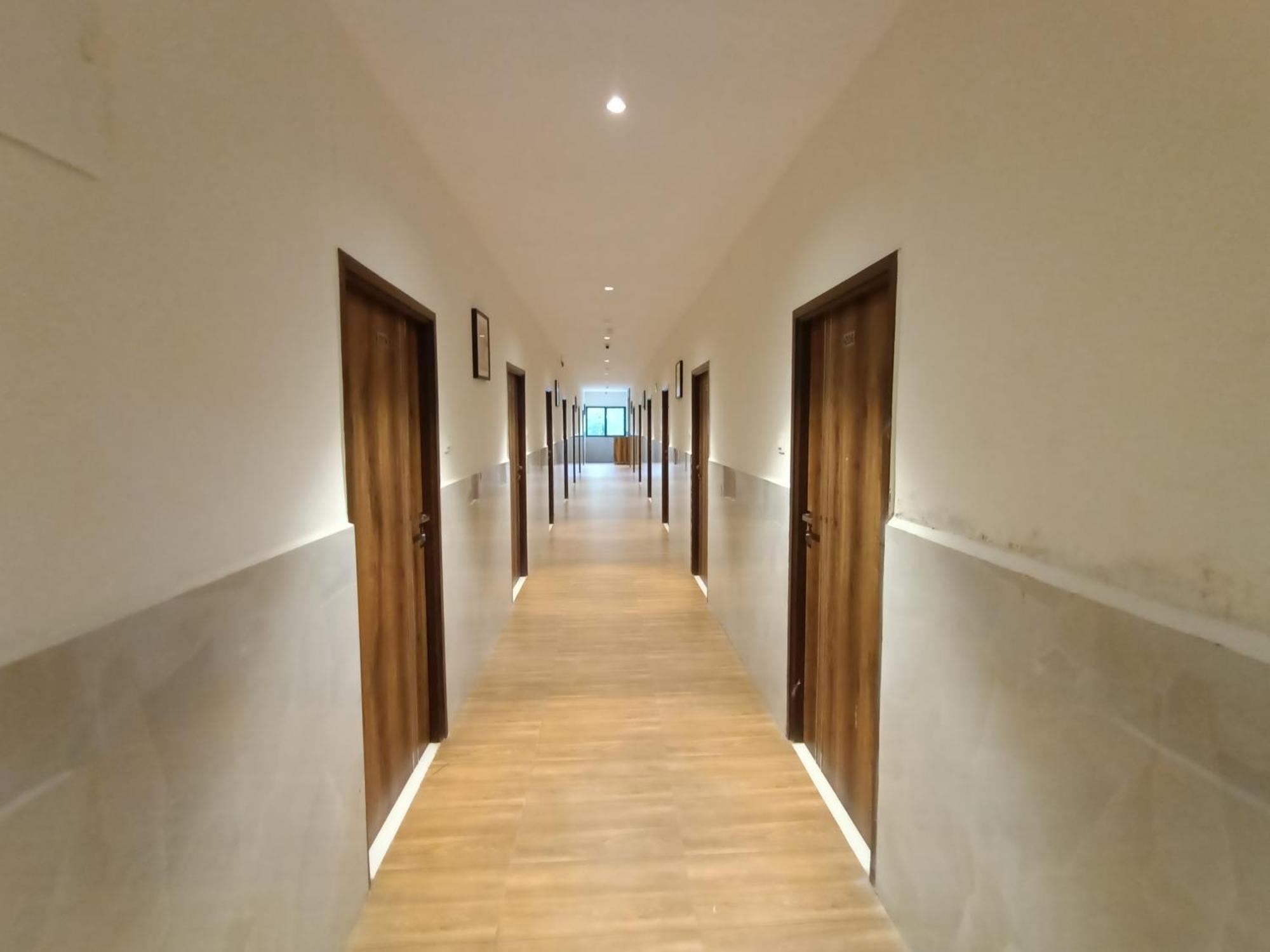 Hotel Moon Lite Residency - Marve Road Malad West Мумбаї Екстер'єр фото