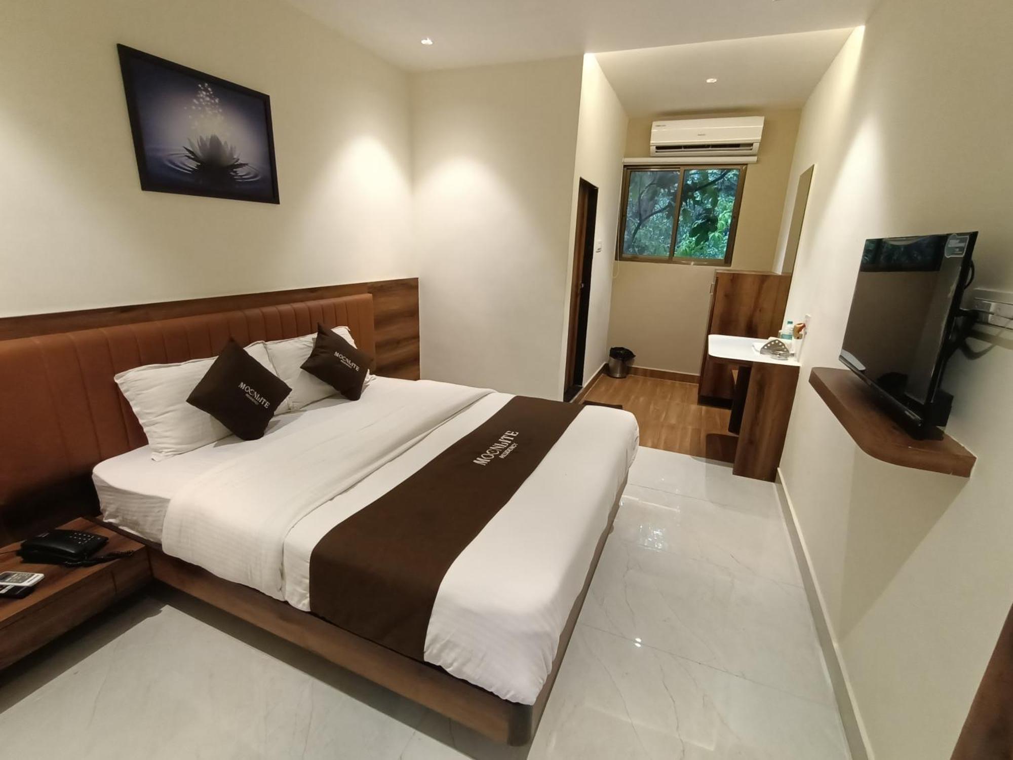 Hotel Moon Lite Residency - Marve Road Malad West Мумбаї Екстер'єр фото