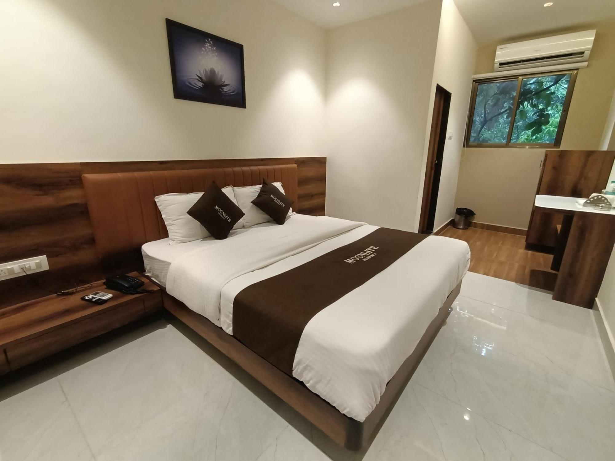 Hotel Moon Lite Residency - Marve Road Malad West Мумбаї Екстер'єр фото