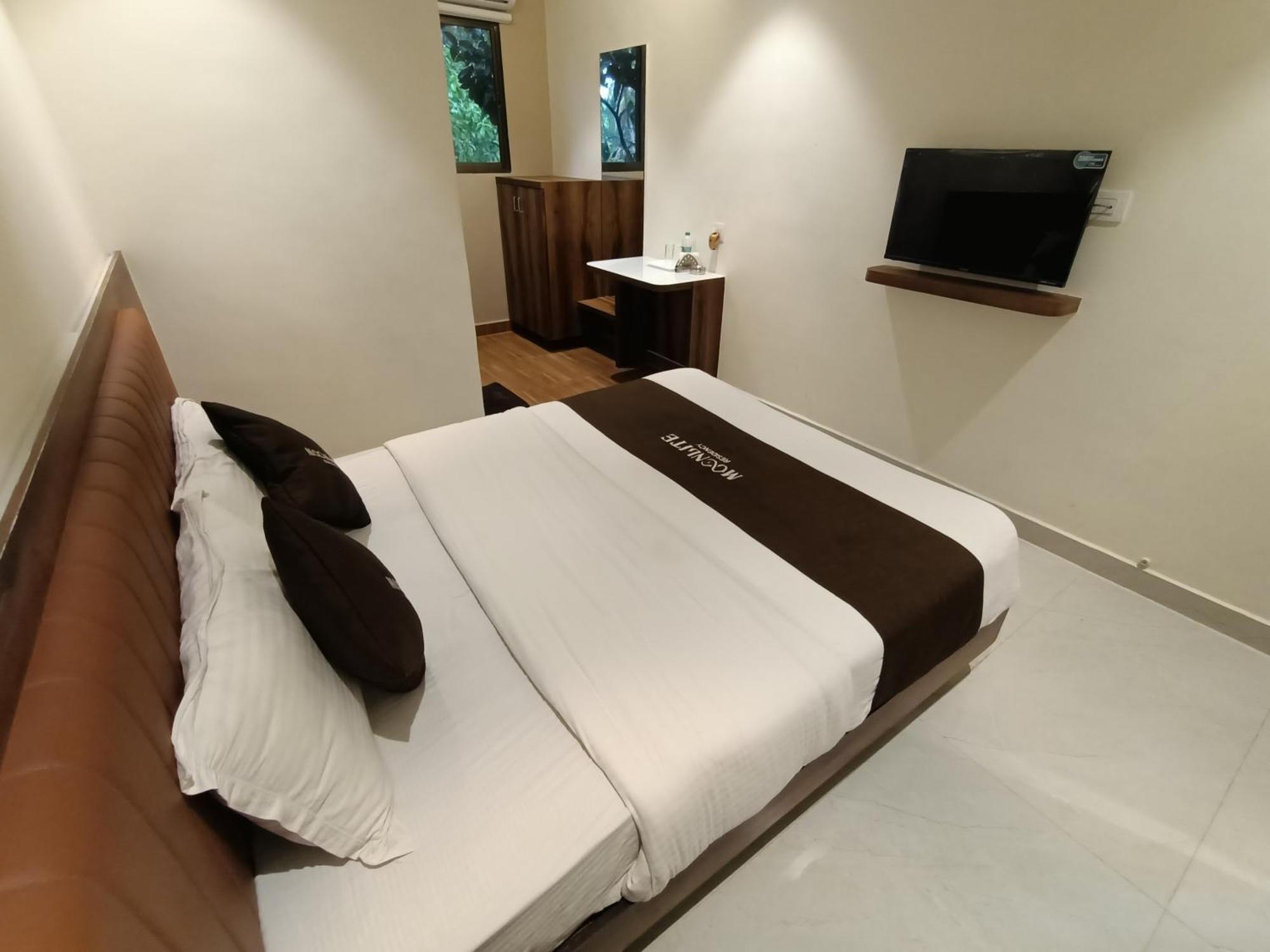 Hotel Moon Lite Residency - Marve Road Malad West Мумбаї Екстер'єр фото
